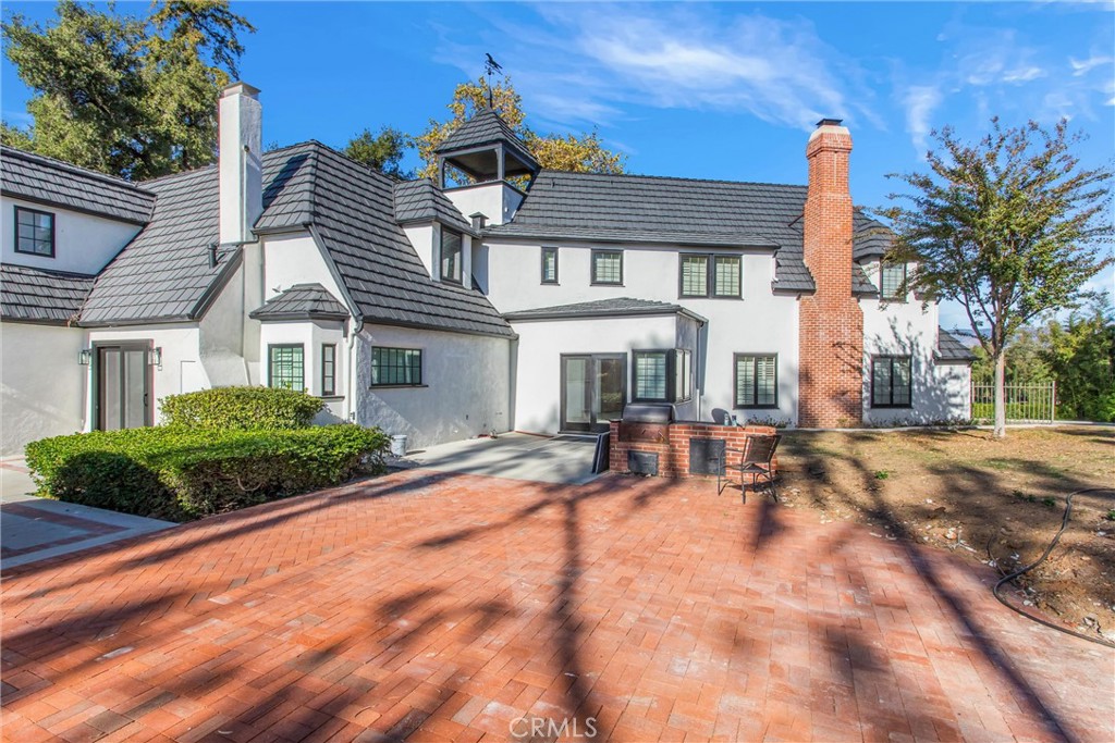 745 W Sunset Drive