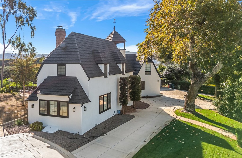 745 W Sunset Drive