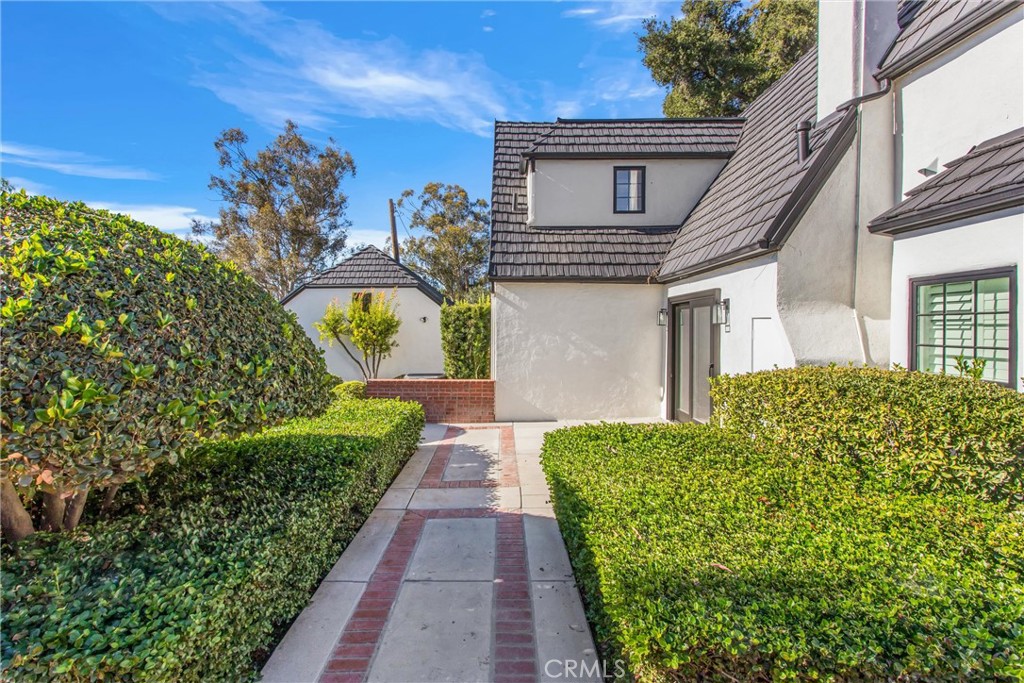 745 W Sunset Drive