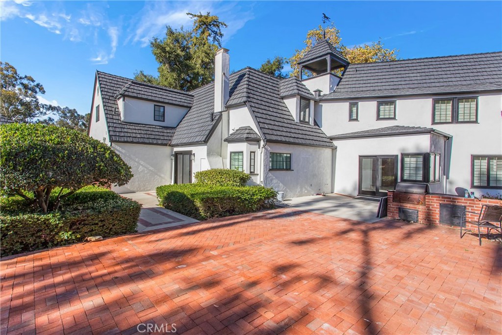 745 W Sunset Drive