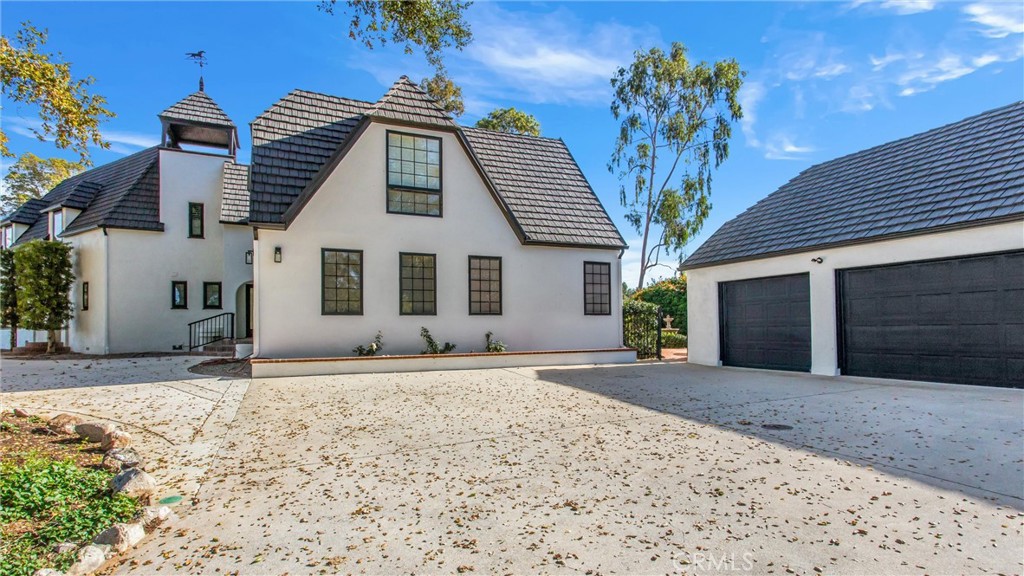 745 W Sunset Drive
