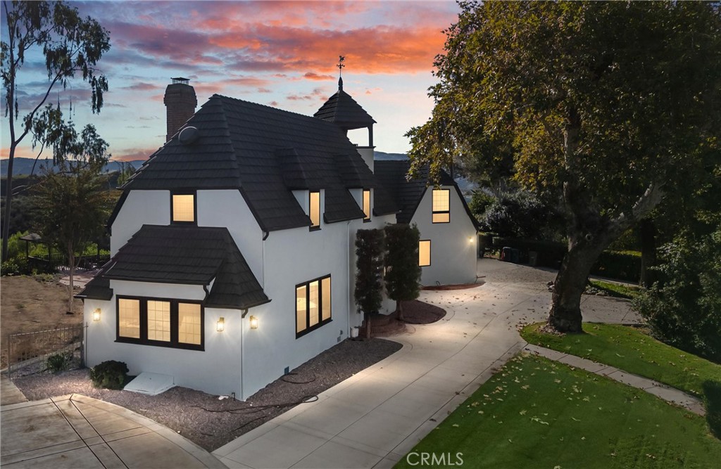 745 W Sunset Drive