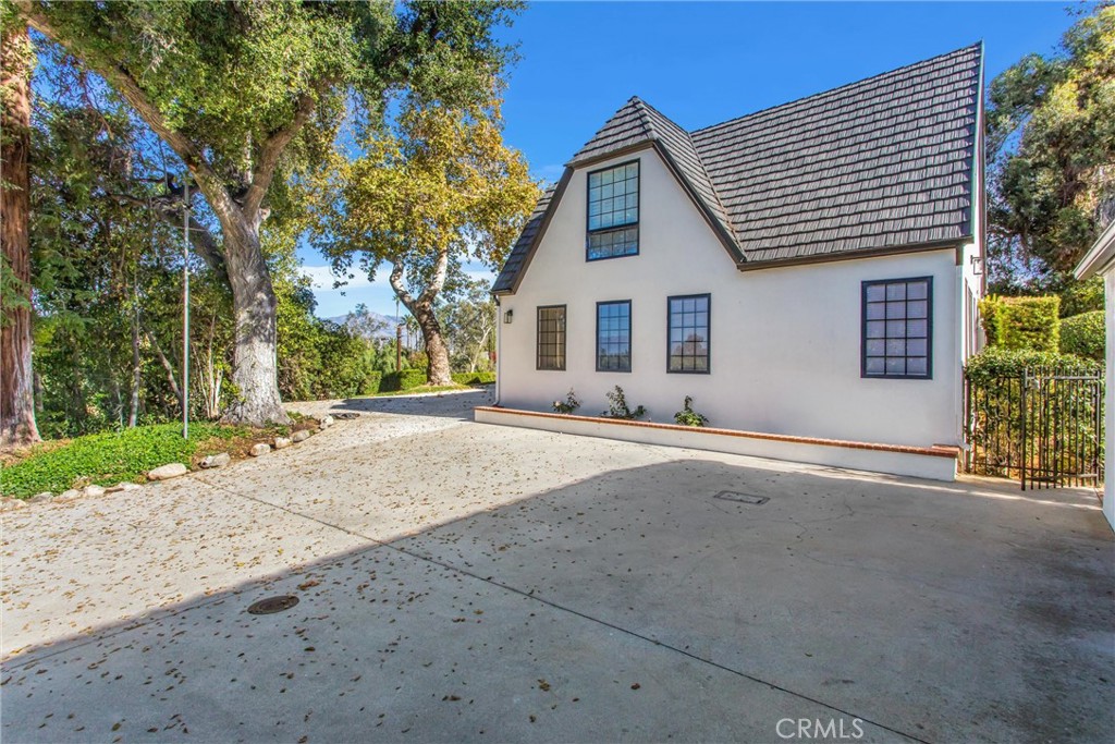 745 W Sunset Drive
