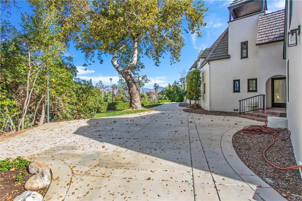 745 W Sunset Drive
