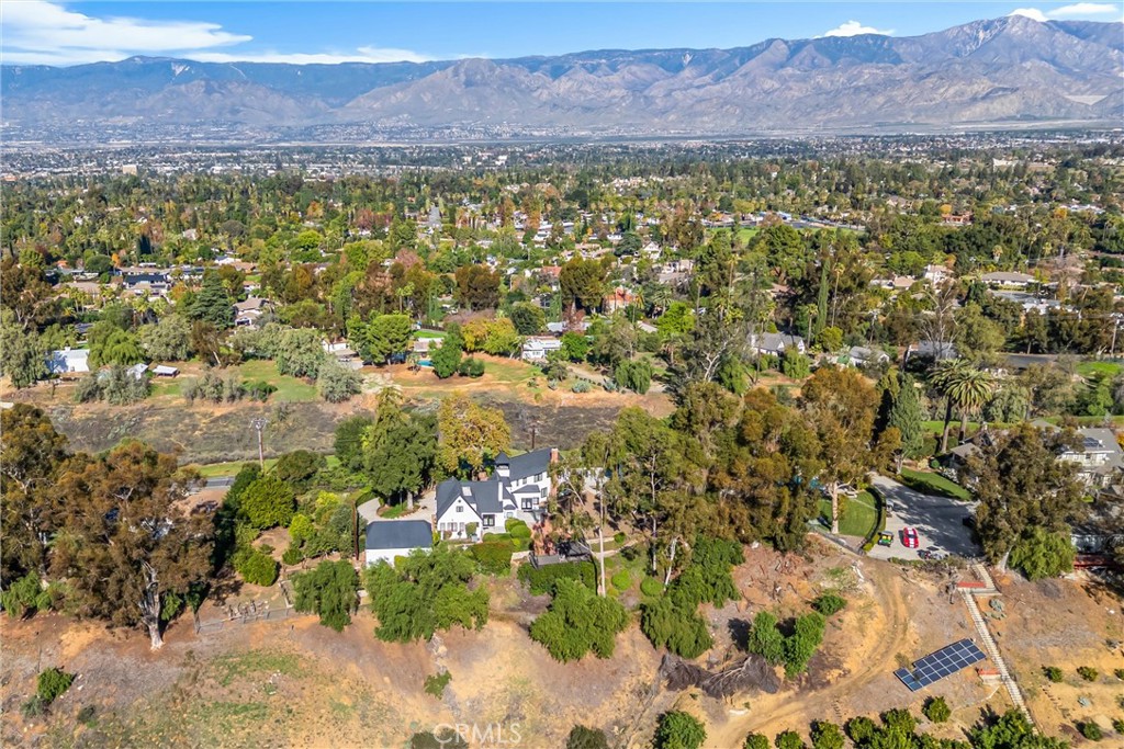 745 W Sunset Drive
