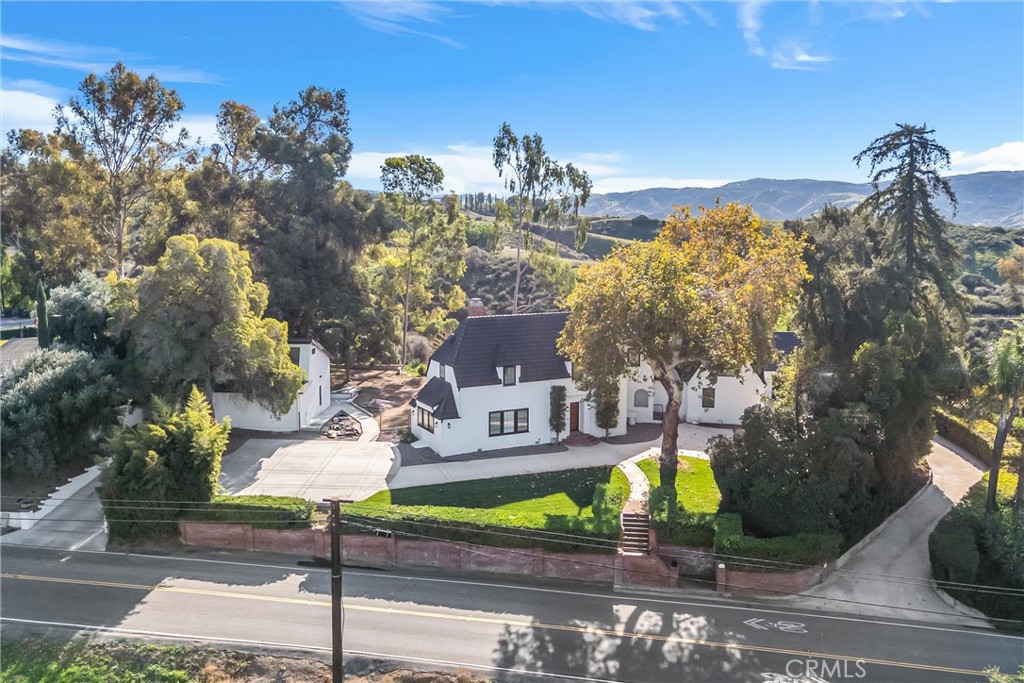 745 W Sunset Drive