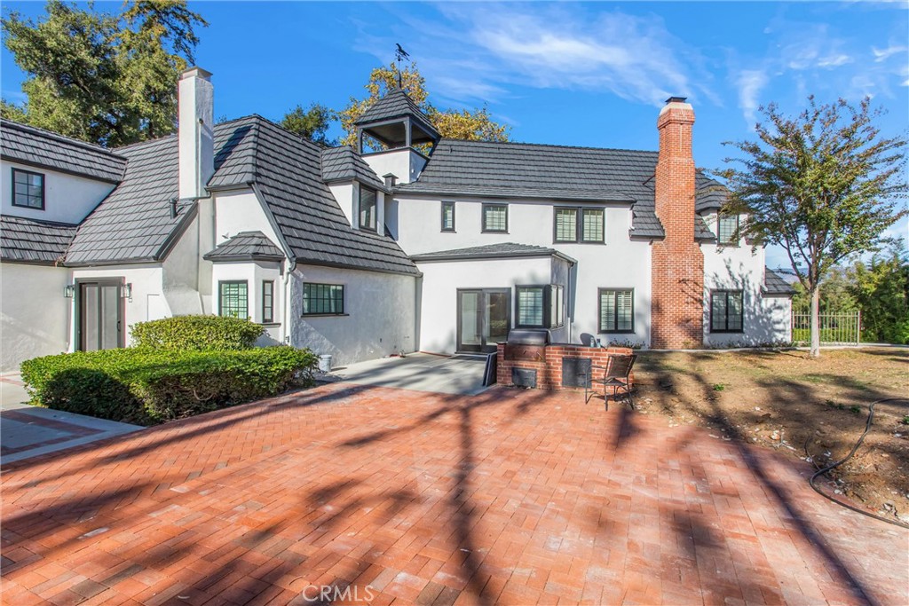 745 W Sunset Drive