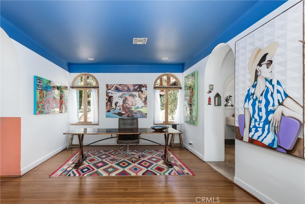 294 W Crestview Drive