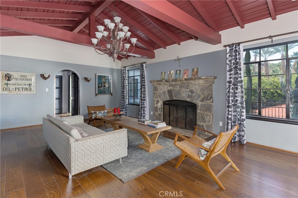 294 W Crestview Drive