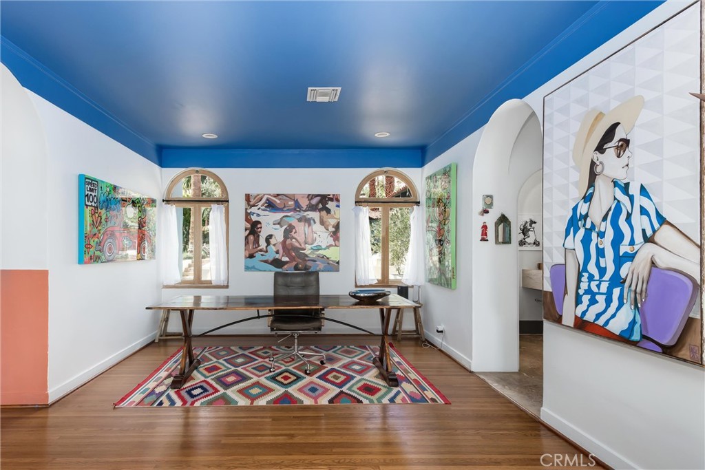 294 W Crestview Drive