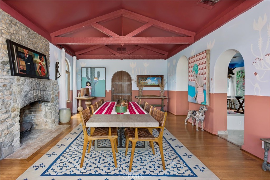 294 W Crestview Drive