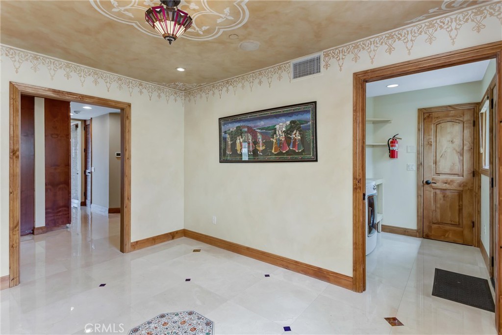 204 Saint Catherine