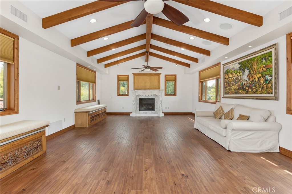 204 Saint Catherine