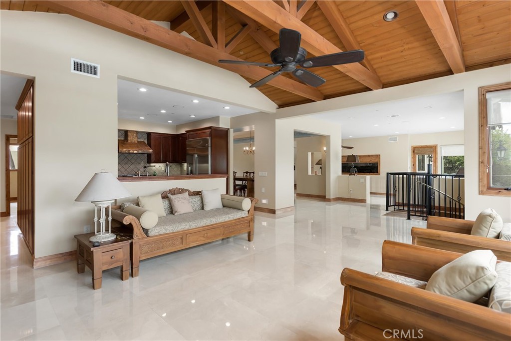 204 Saint Catherine