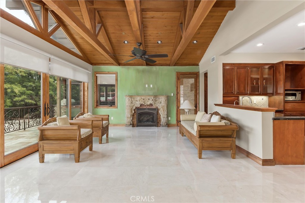 204 Saint Catherine