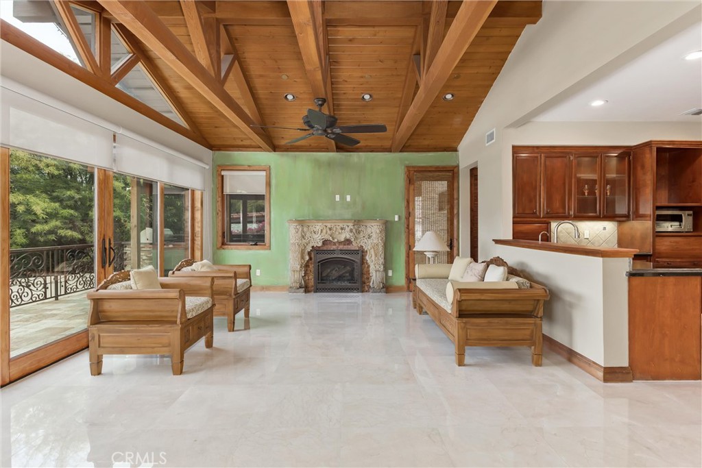 204 Saint Catherine
