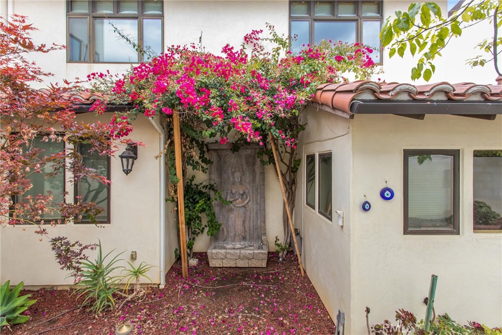 204 Saint Catherine