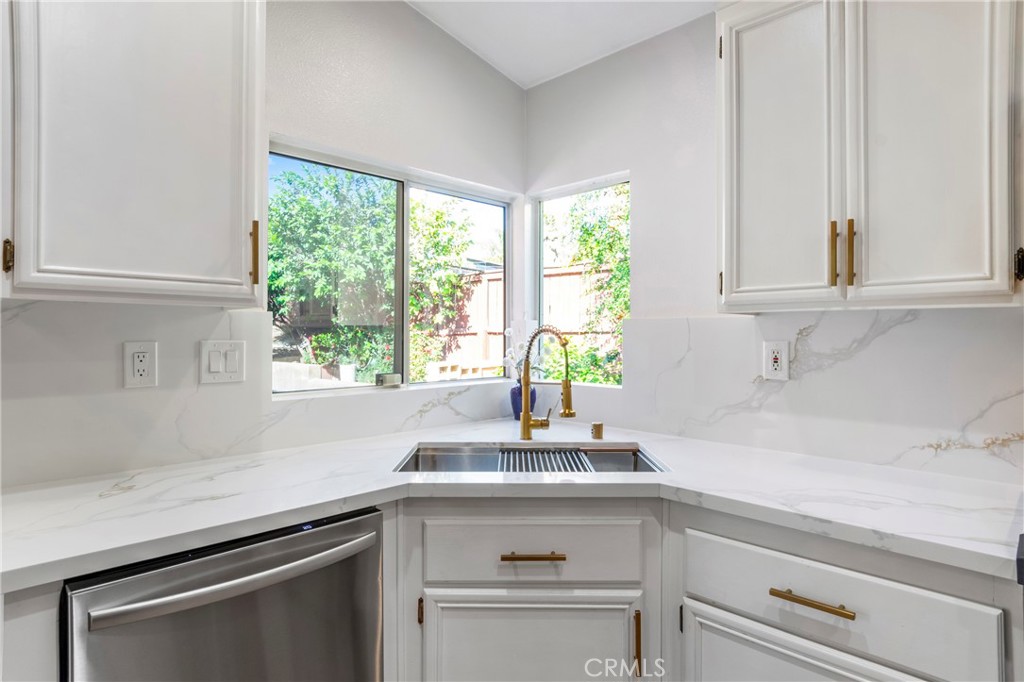 16366 W Sun Canyon