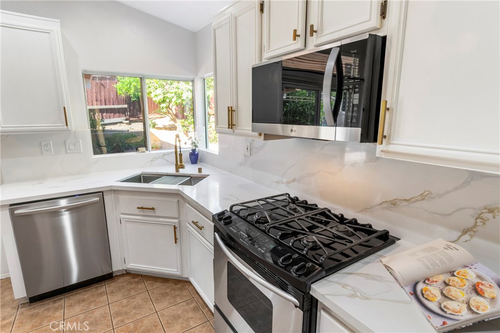 16366 W Sun Canyon