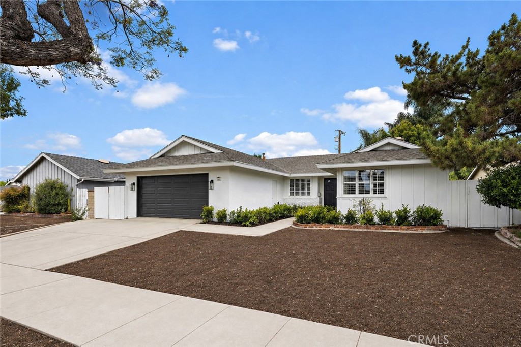 641 E Lomita Avenue