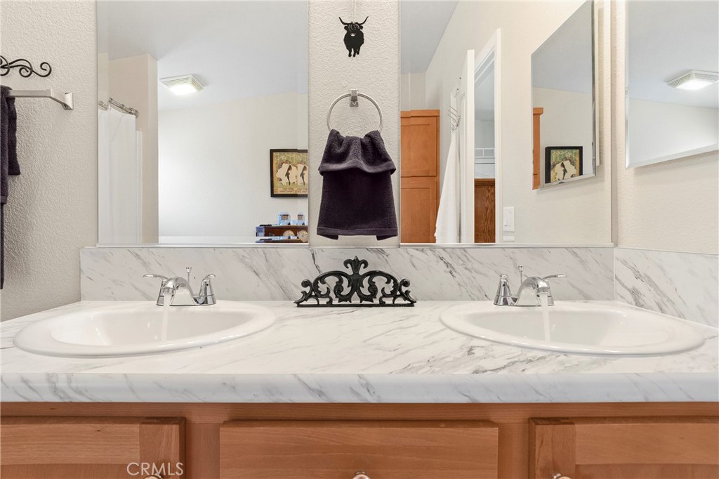 1424 Glengrove