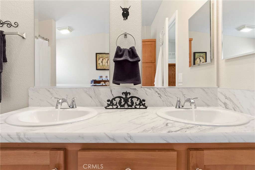 1424 Glengrove