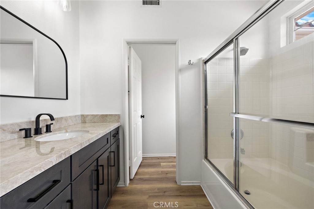25 Via Vicini