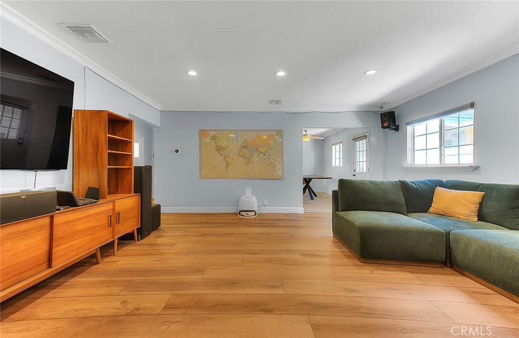 1342 W Southgate