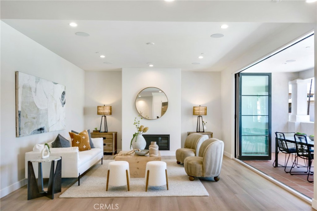 501 Elena