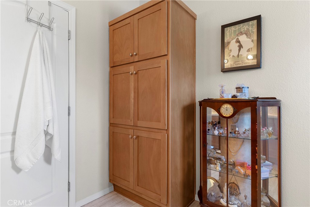 1424 Glengrove
