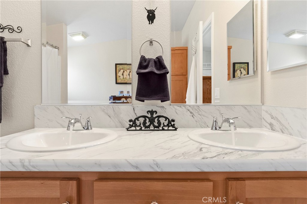1424 Glengrove