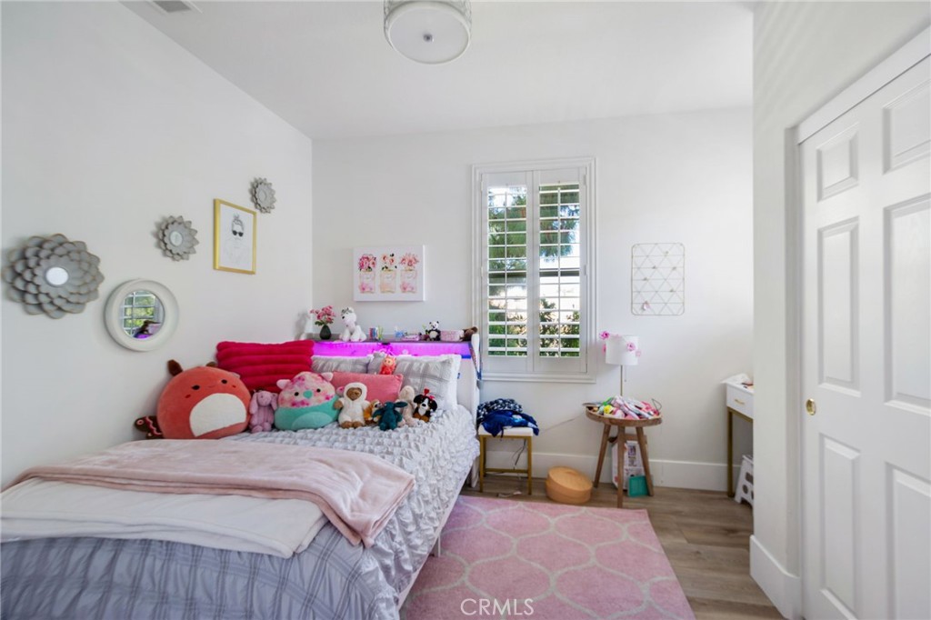 24 Thorp Spring