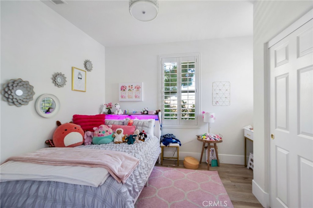 24 Thorp Spring