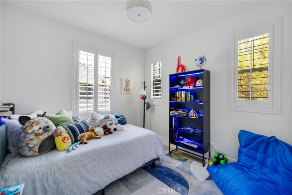 24 Thorp Spring