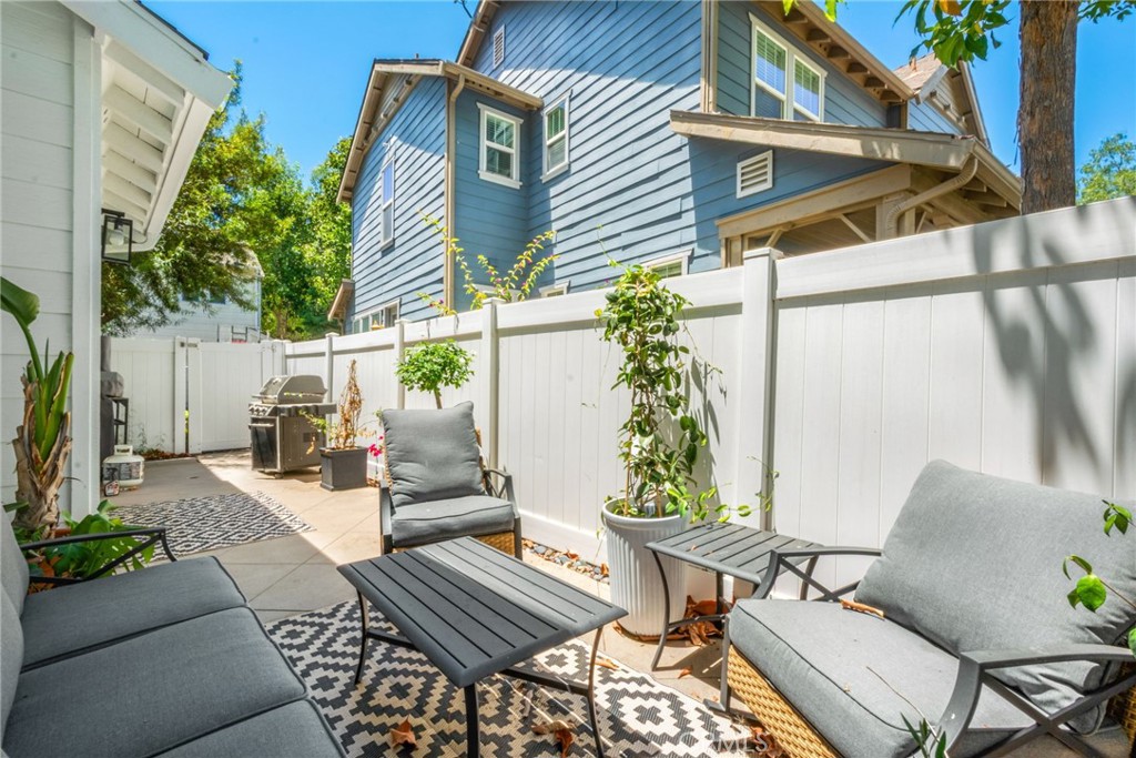 24 Thorp Spring