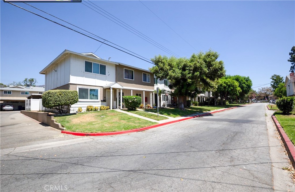 659 E Lee