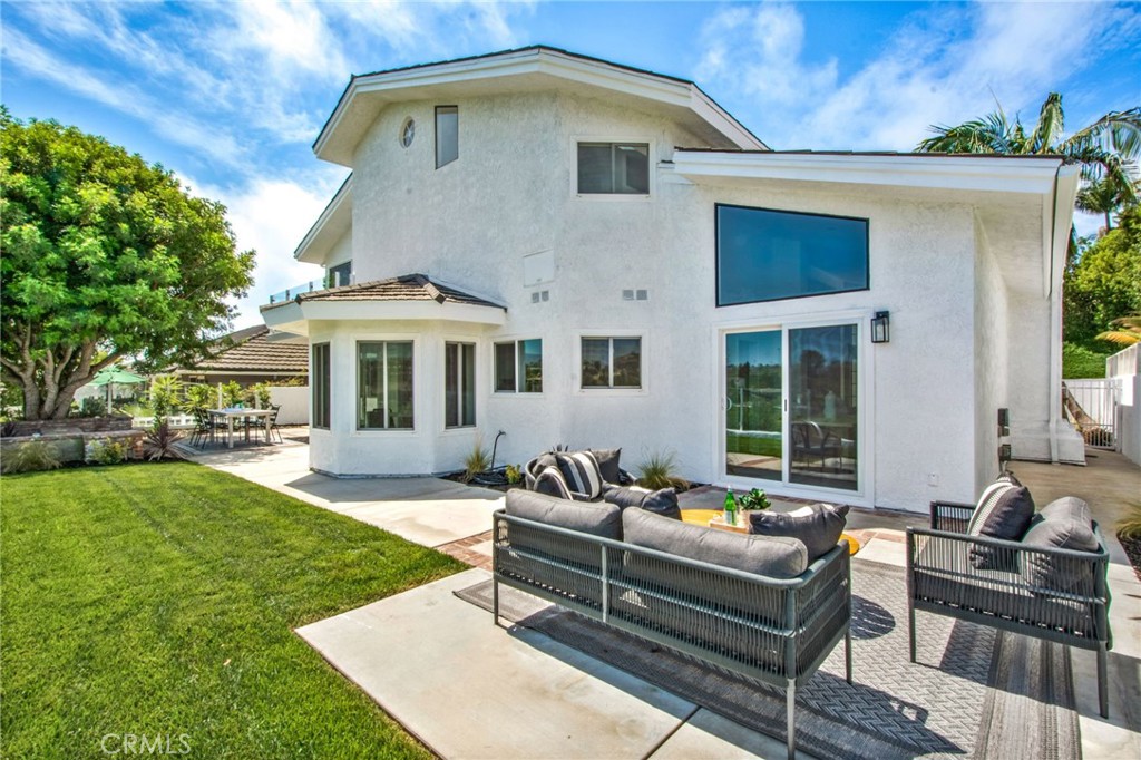3000 Calle Grande Vista