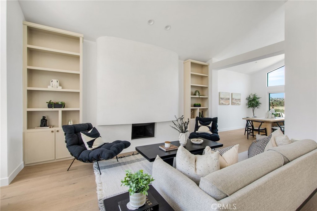 3000 Calle Grande Vista