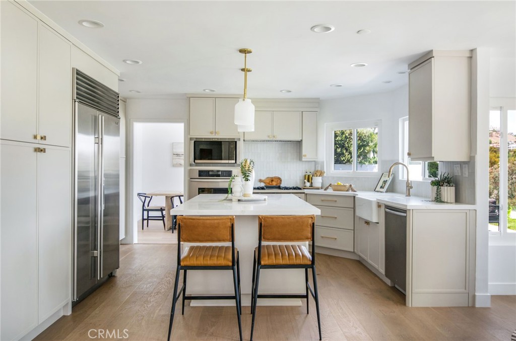 3000 Calle Grande Vista