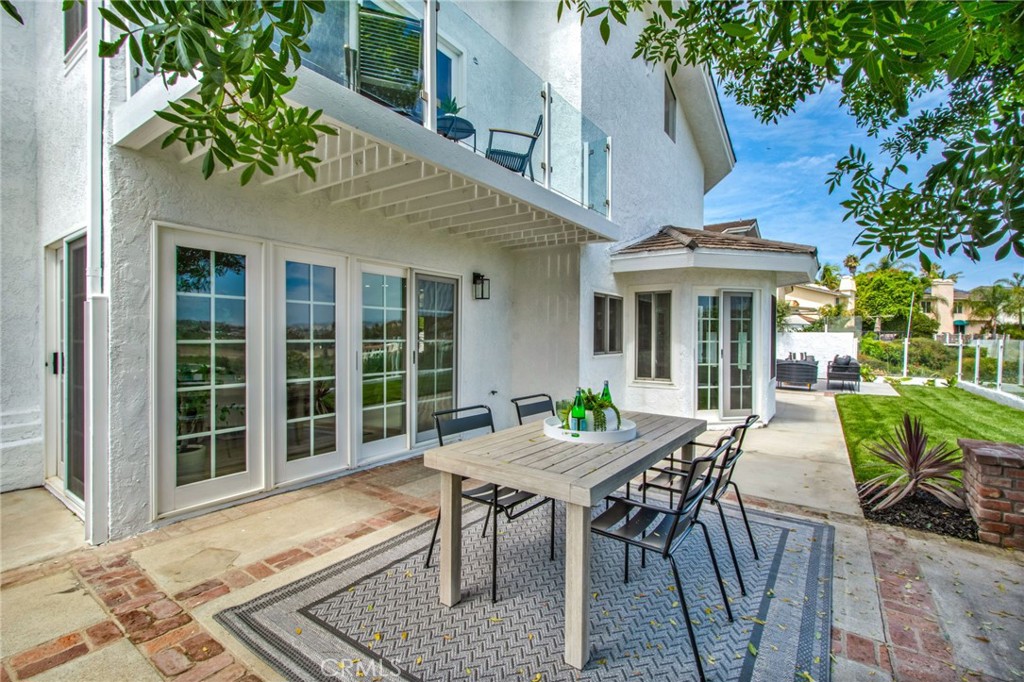 3000 Calle Grande Vista