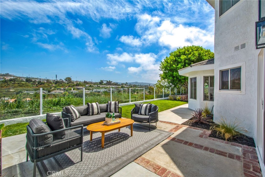 3000 Calle Grande Vista
