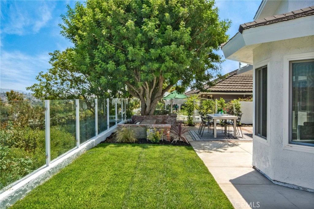 3000 Calle Grande Vista