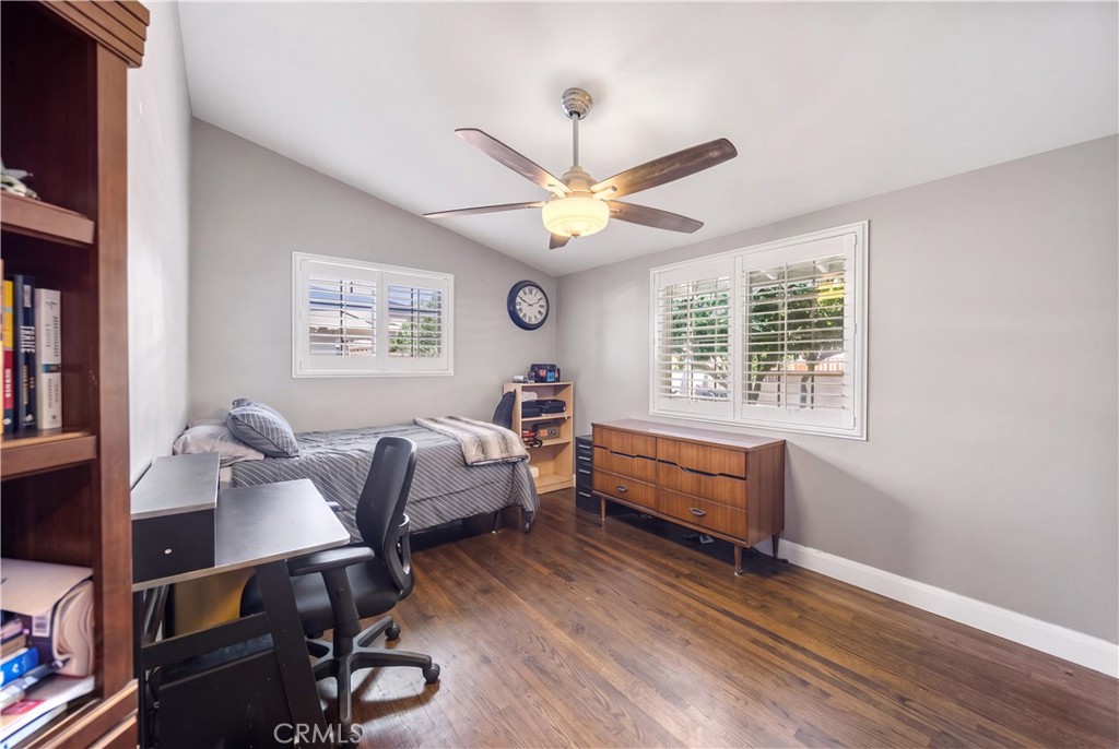 5113 N Glickman Avenue
