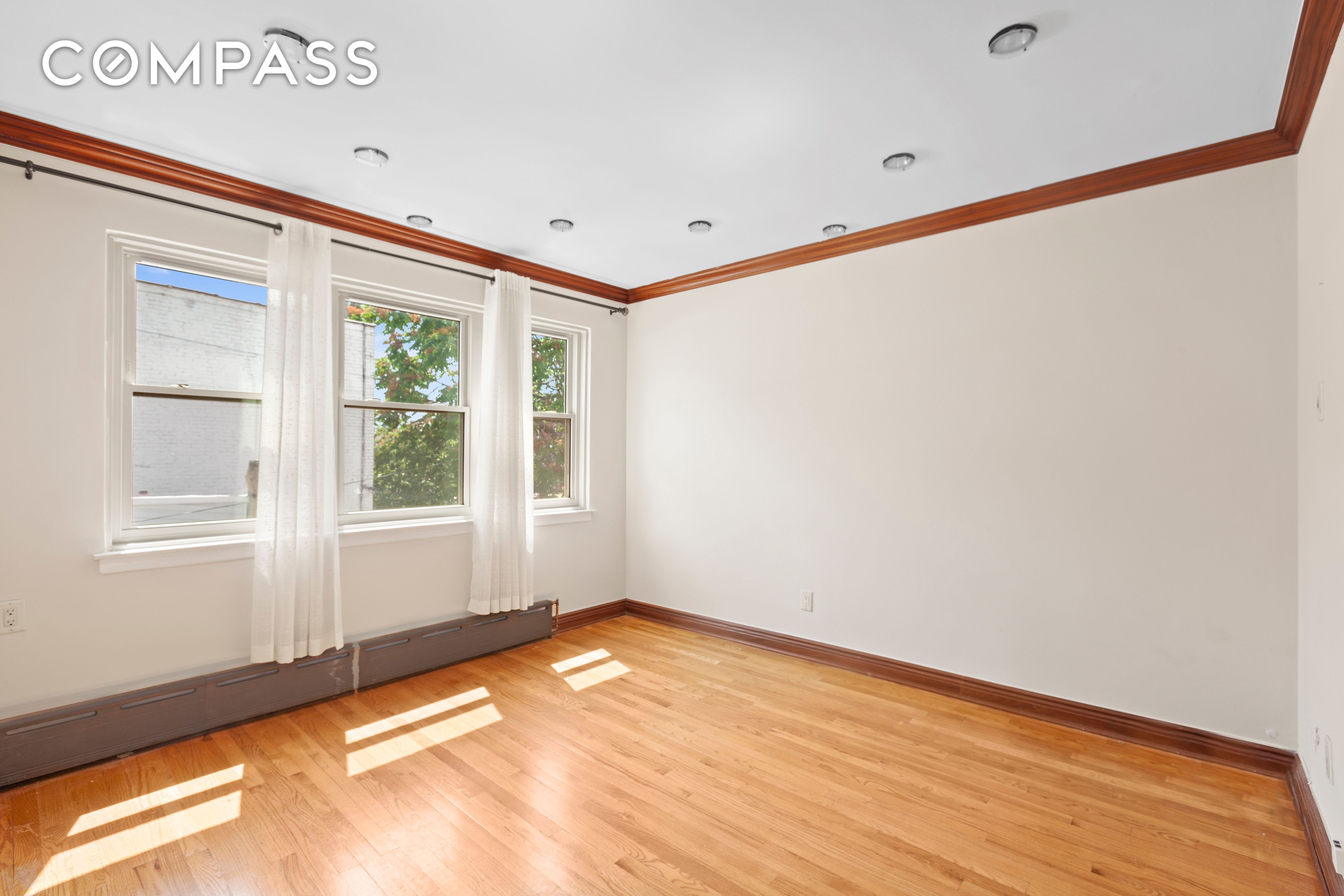 21-38 33rd Street Unit: 2-R