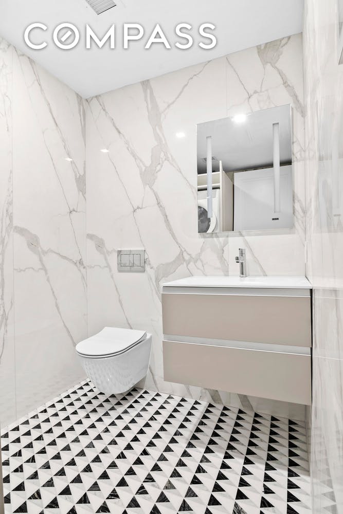101 E 2nd Street Unit: 2-D