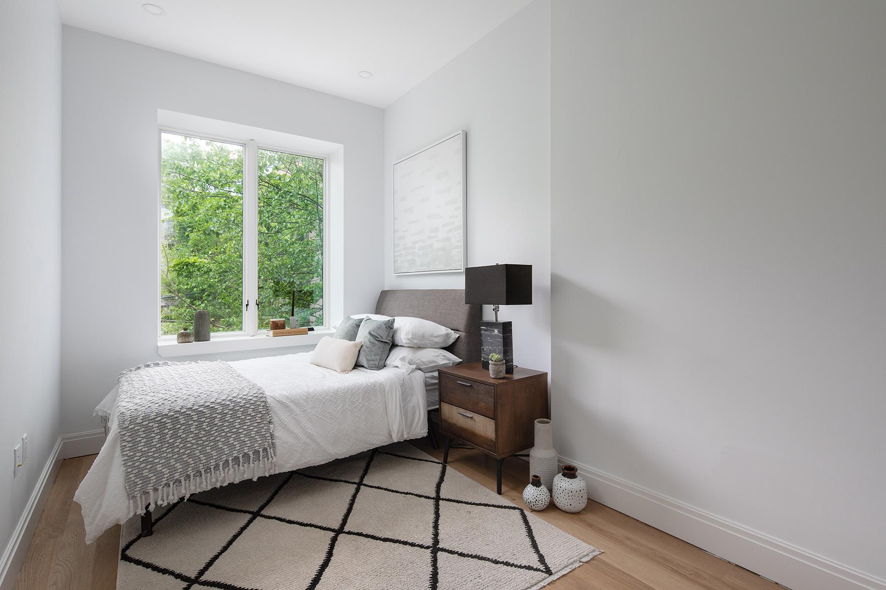 979 Lafayette Avenue Unit: 3