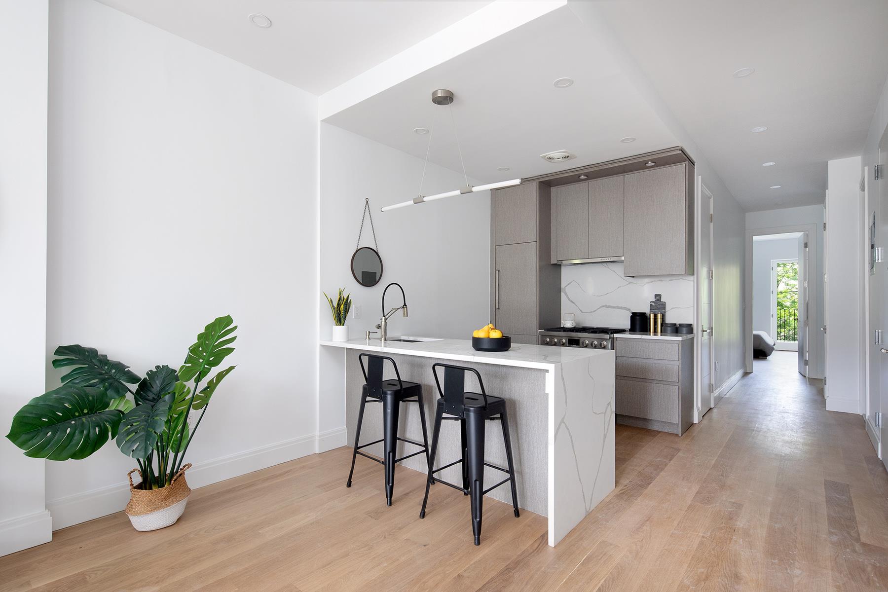 979 Lafayette Avenue Unit: 3