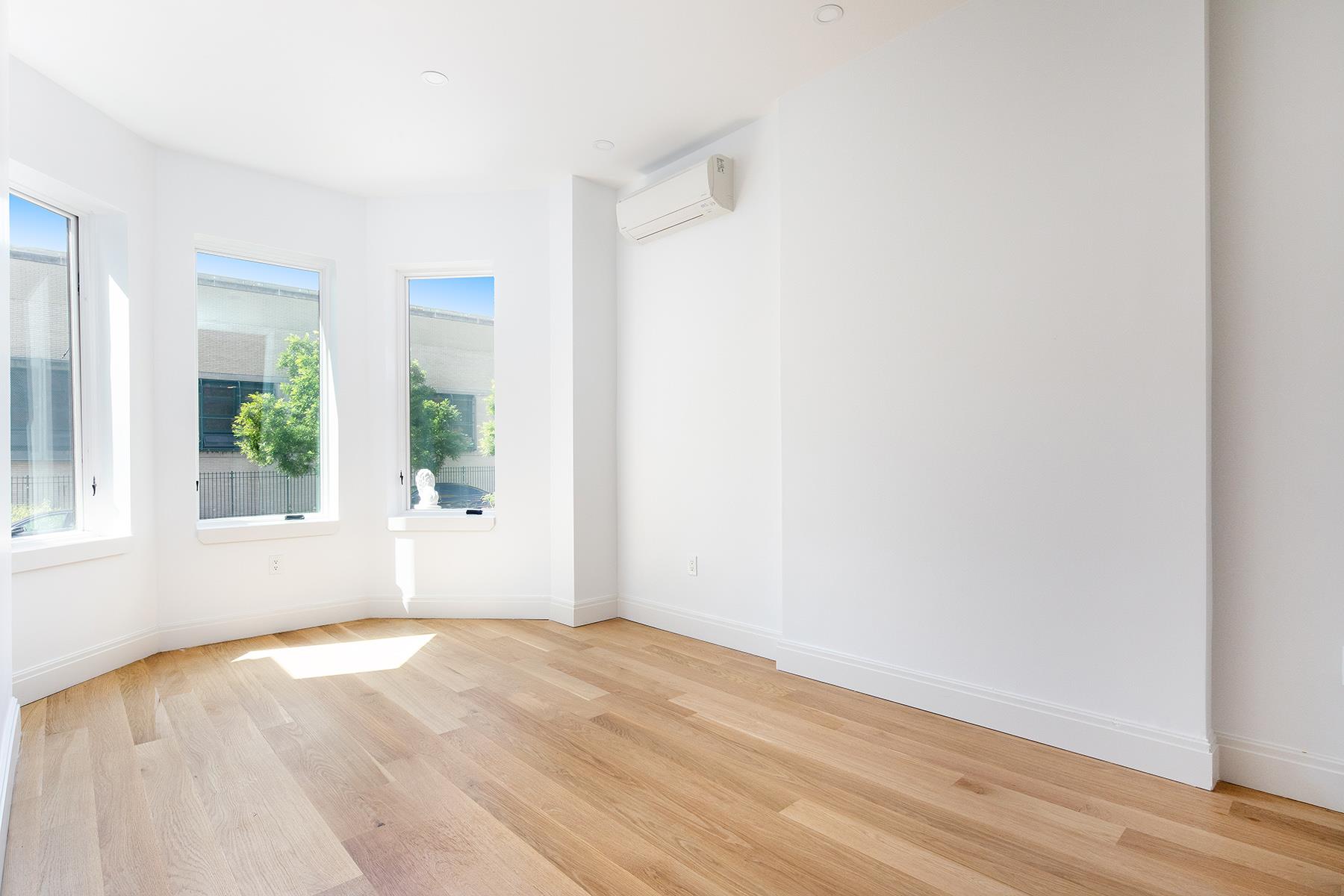 979 Lafayette Avenue Unit: 1