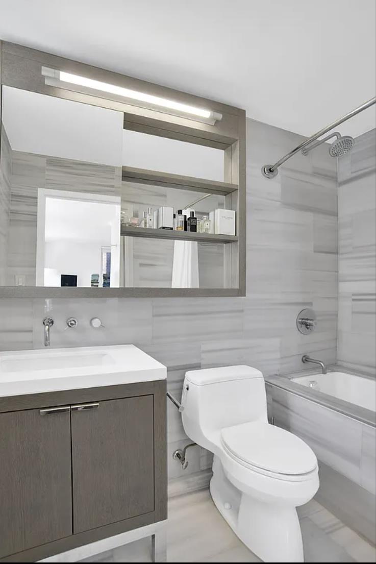 225 Rector Place Unit: 3-E