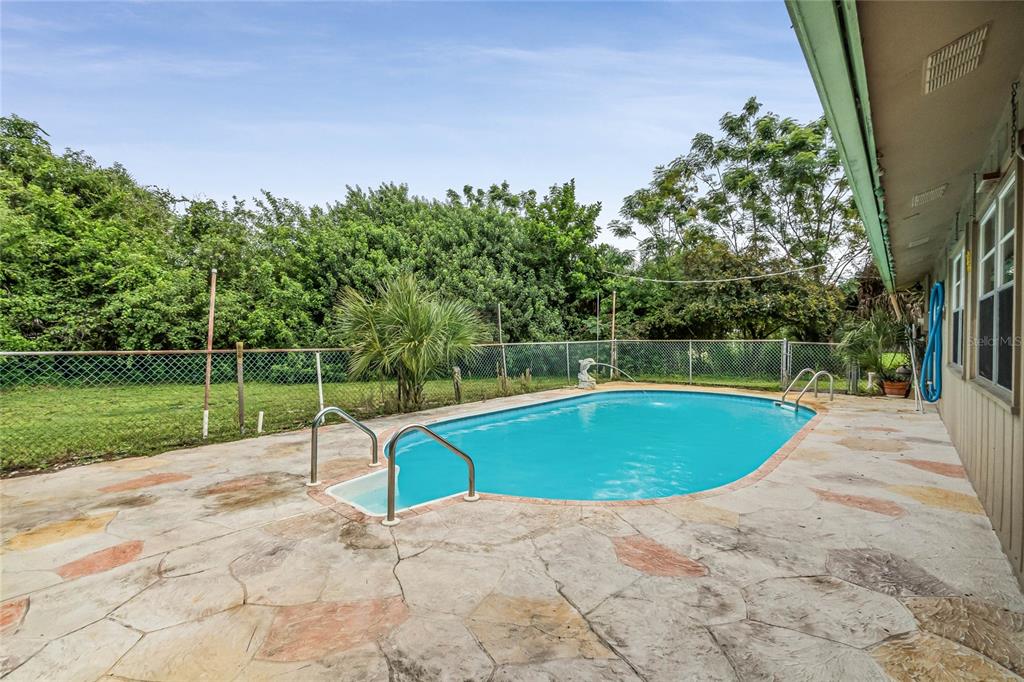 290 AUSTER ROAD